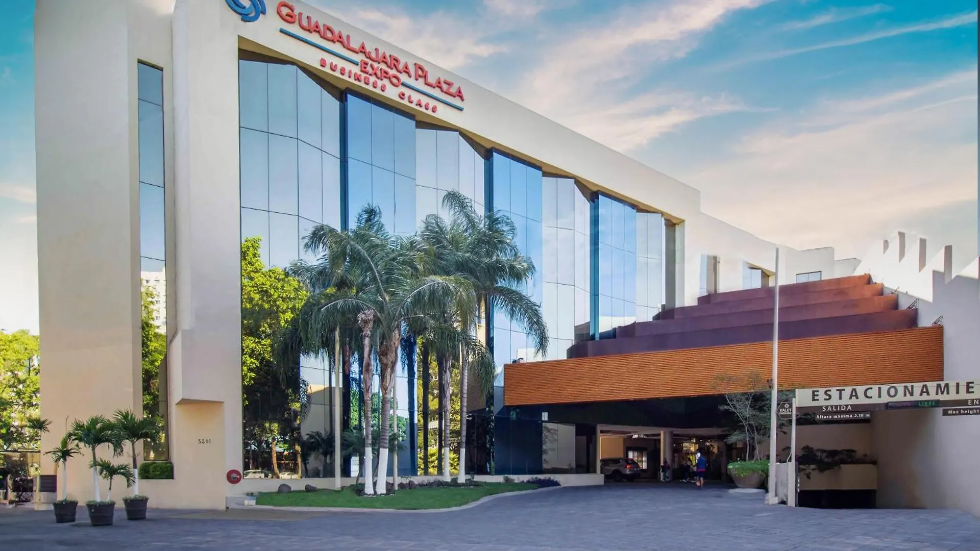Hotel Guadalajara Plaza Expo contacts